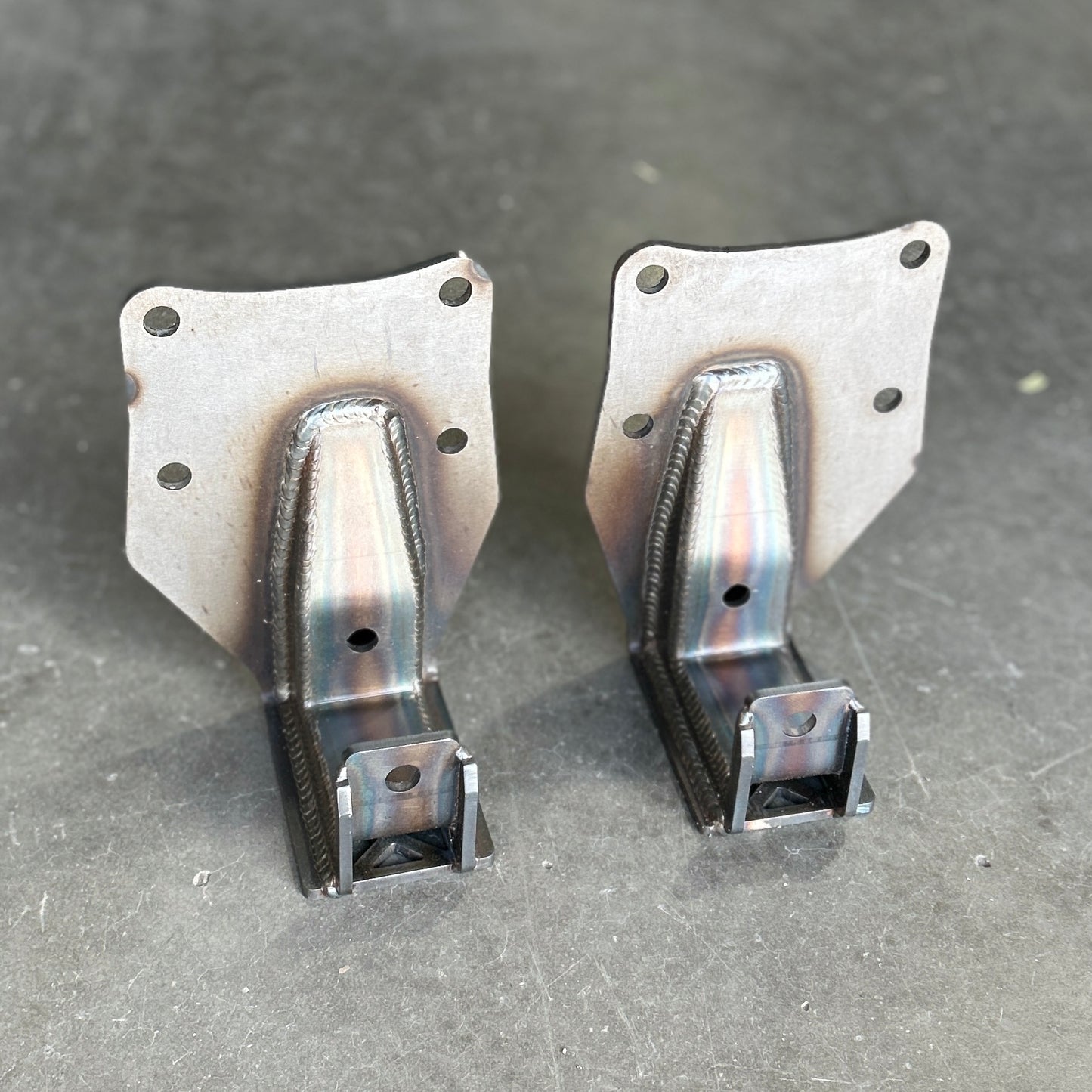 08+ Rear Leaf Spring Hanger Kit with Shackles