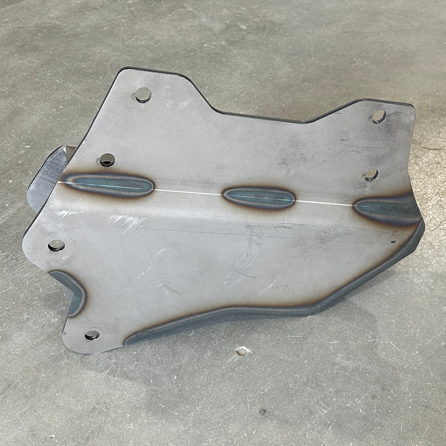 2005+ axle swap 4-link mount in raw steel and no logo overlay and no cut out in mount