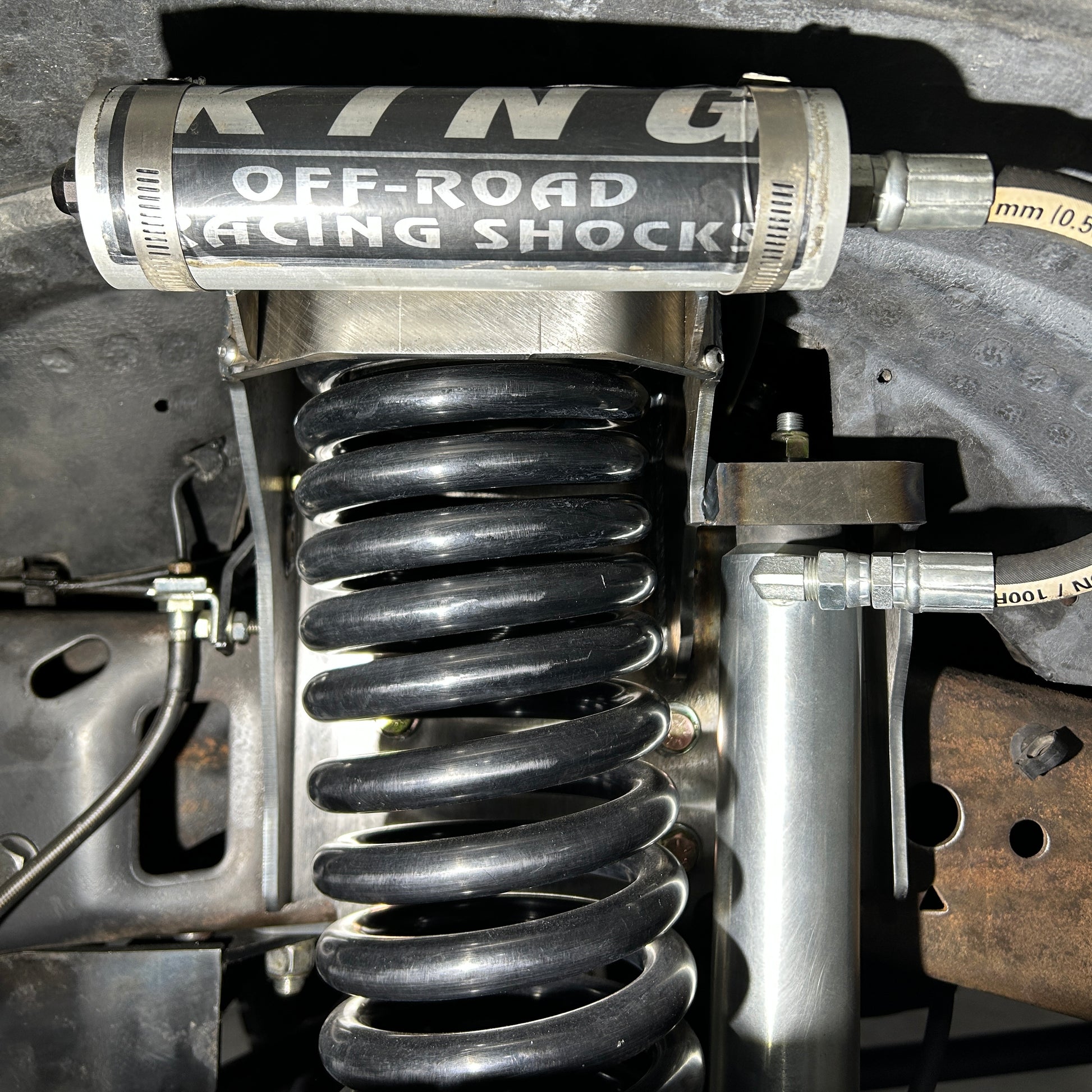 BDD Reservoir Mounts For 05+ axle swap coil buckets.