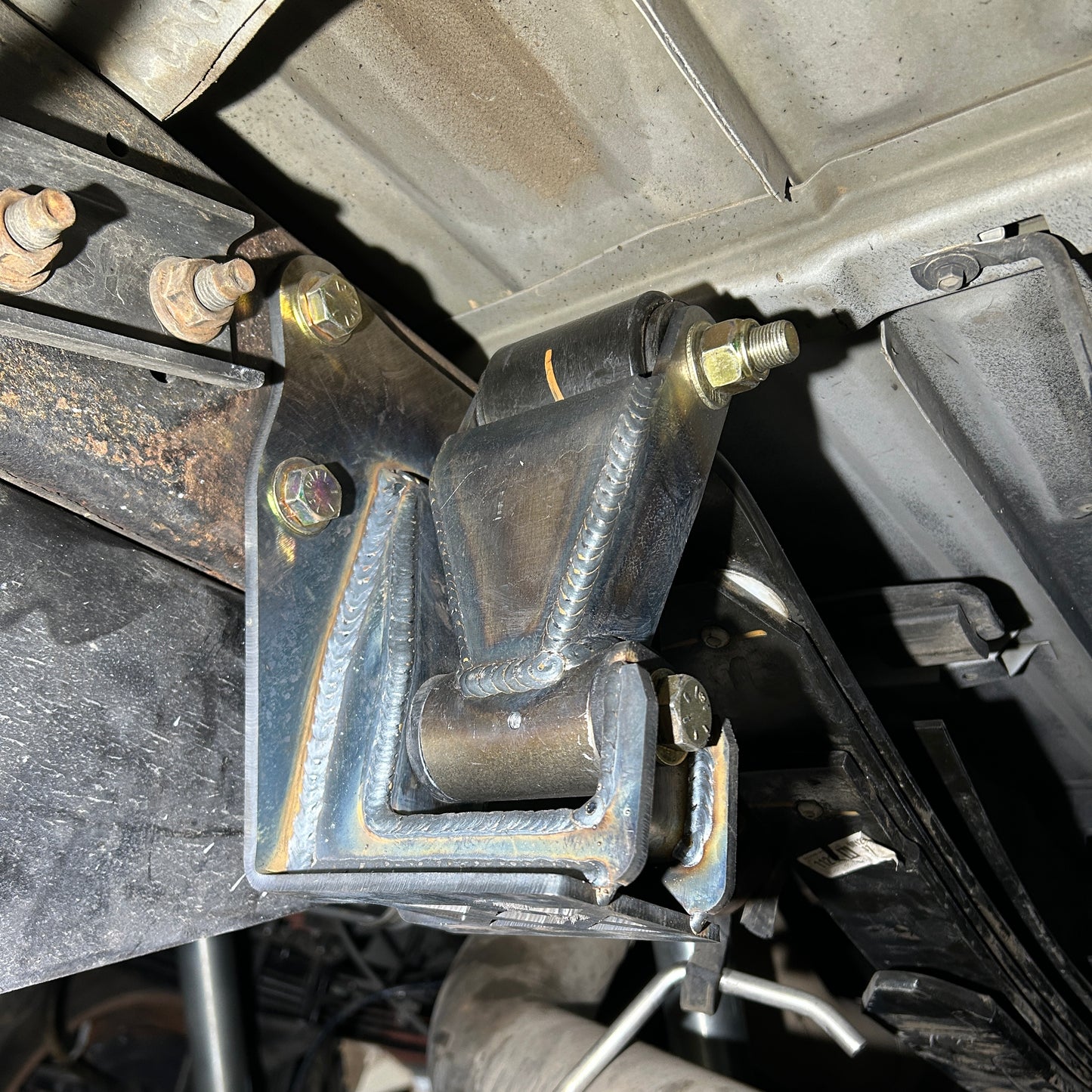 99-04 Super-Duty 08+ Rear Hanger Kit