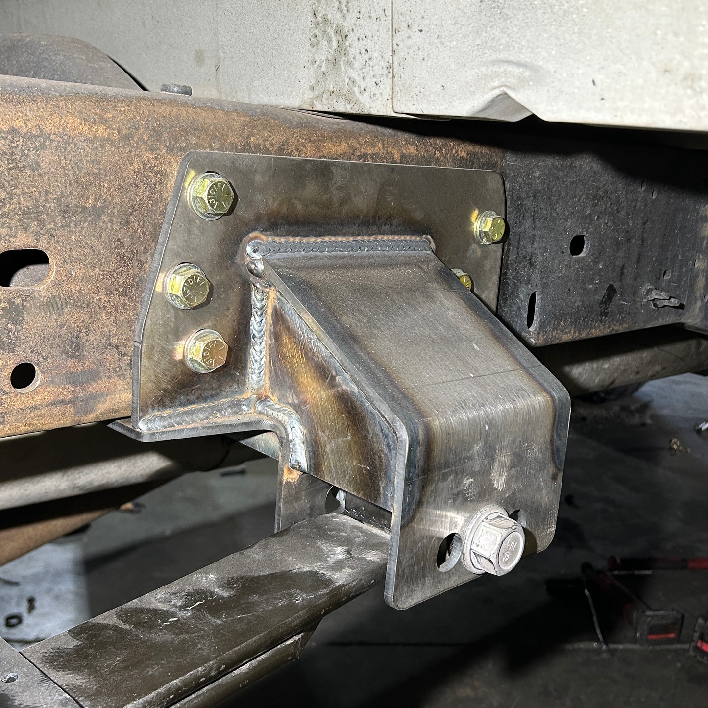 99-04 Super-Duty 08+ Rear Hanger Kit