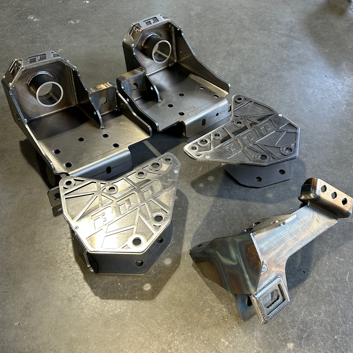 1999-04 Super-Duty & Excursion 05+ Axle Swap Kit