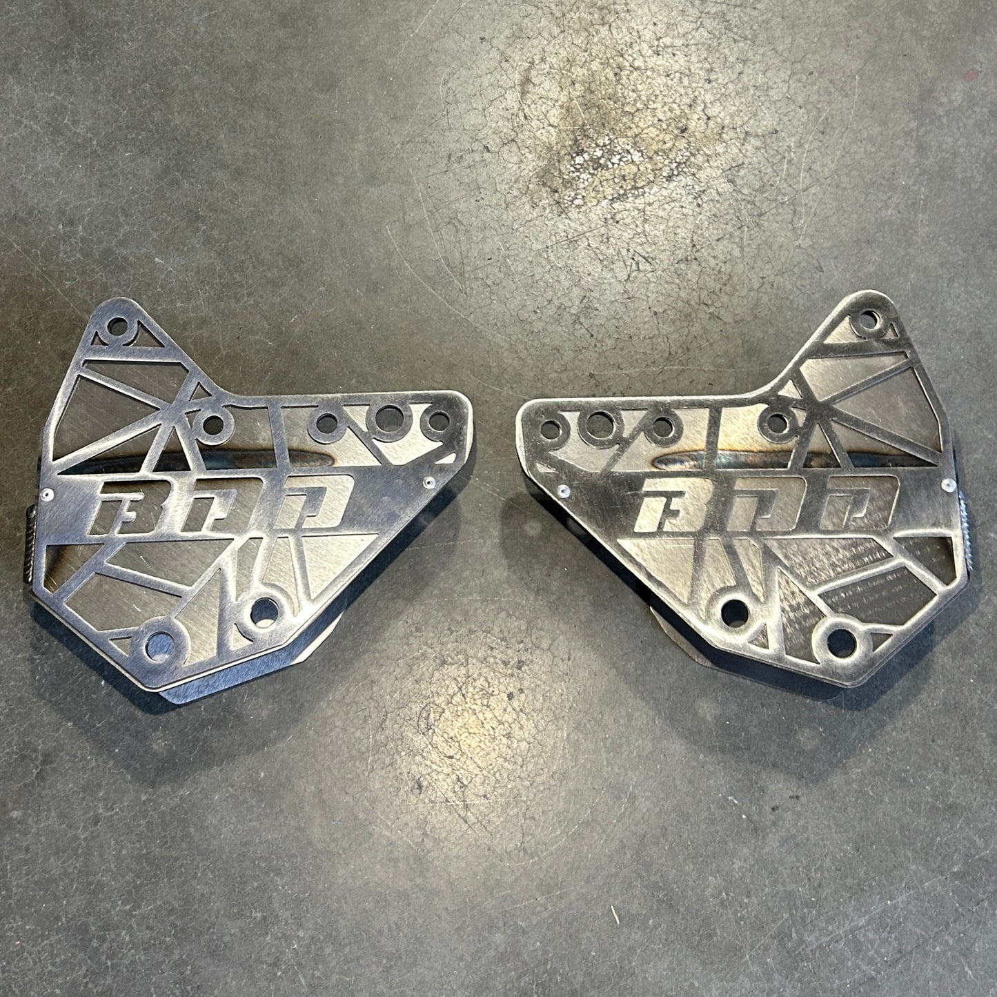 1999-04 Super-Duty & Excursions 05+ Radius Arm Brackets