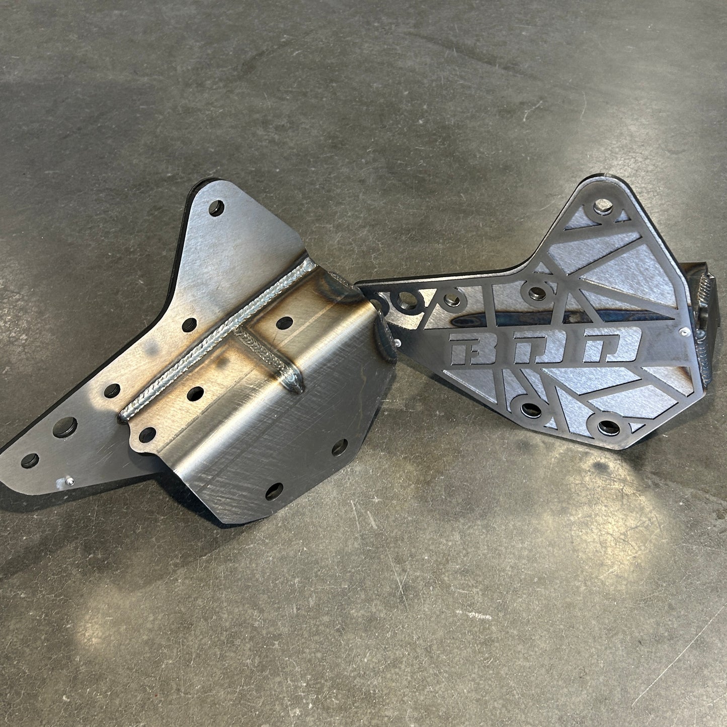 1999-04 Super-Duty & Excursions 05+ Radius Arm Brackets