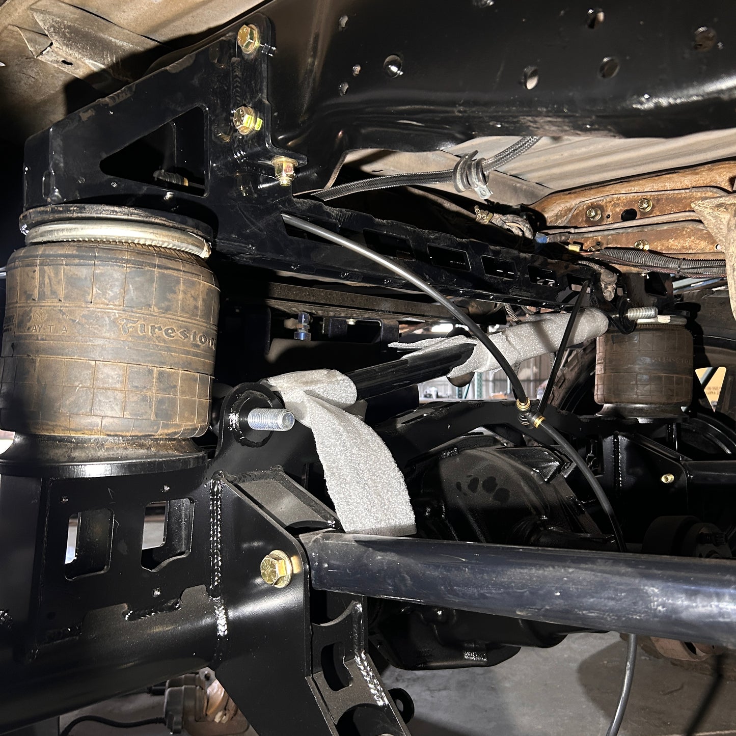 (PRE-ORDER) OBS 05+ Cradle 4-Link Kit With Rear Air Ride